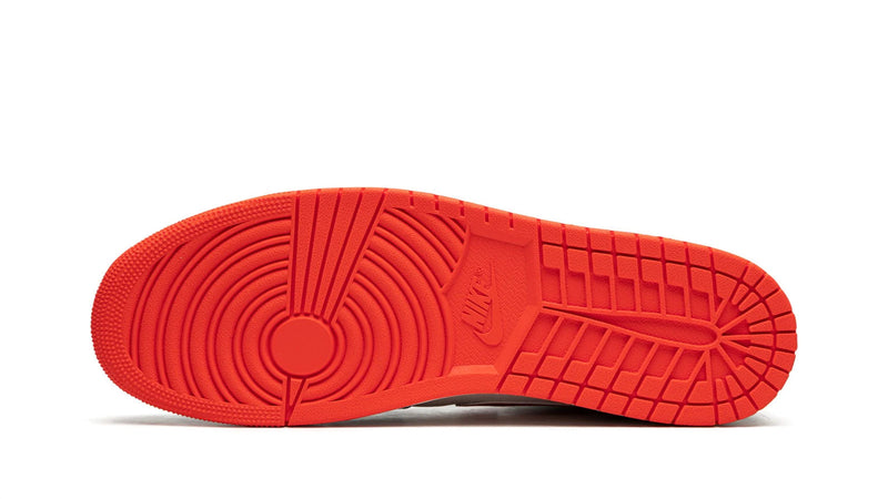 Air Jordan 1 Mid 'Knicks' – New York's Finest in Sneaker Form